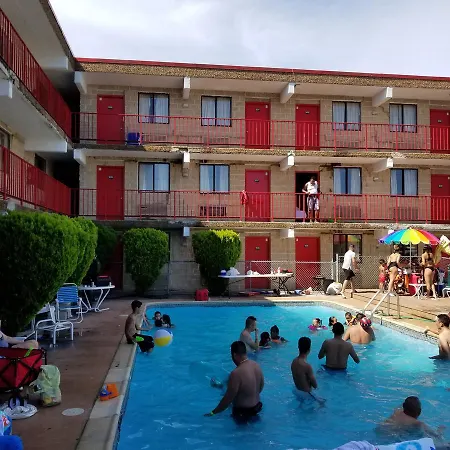 Cloud 9 Inn